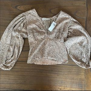 NWT A&F 3/4 Sleeve V-Neck Blouse